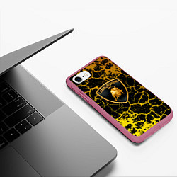Чехол iPhone 7/8 матовый Lamborghini золотые трещины, цвет: 3D-малиновый — фото 2