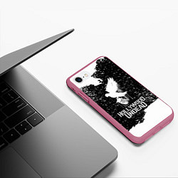 Чехол iPhone 7/8 матовый Hollywood Undead - CHAOS Out Now, цвет: 3D-малиновый — фото 2