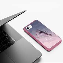 Чехол iPhone 7/8 матовый Летящий Карма Класс убийц, цвет: 3D-малиновый — фото 2