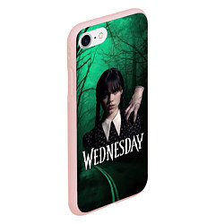 Чехол iPhone 7/8 матовый Уэнсдэй зеленый лес, цвет: 3D-светло-розовый — фото 2