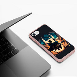 Чехол iPhone 7/8 матовый Hollow Knight c посохом, цвет: 3D-светло-розовый — фото 2
