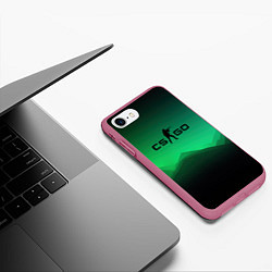 Чехол iPhone 7/8 матовый CS GO green black background, цвет: 3D-малиновый — фото 2