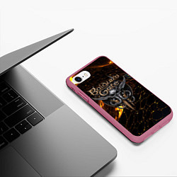Чехол iPhone 7/8 матовый Baldurs Gate 3 logo gold and black, цвет: 3D-малиновый — фото 2