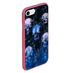 Чехол iPhone 7/8 матовый Синие черепа на чёрном фоне, цвет: 3D-малиновый — фото 2