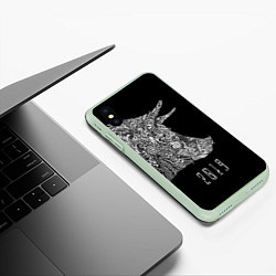Чехол iPhone XS Max матовый Черная свинья 2019, цвет: 3D-салатовый — фото 2