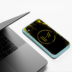Чехол iPhone XS Max матовый 21 Pilots: Yellow & Black, цвет: 3D-мятный — фото 2
