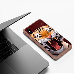 Чехол iPhone XS Max матовый Тигр красавчик сердится, цвет: 3D-коричневый — фото 2