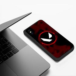 Чехол iPhone XS Max матовый Символ Valorant и краска вокруг на темном фоне, цвет: 3D-черный — фото 2