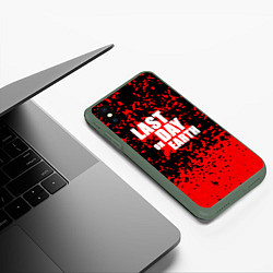 Чехол iPhone XS Max матовый The last of us - красная текстура, цвет: 3D-темно-зеленый — фото 2