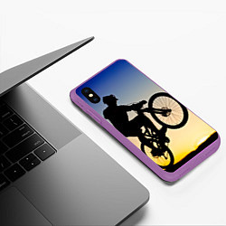 Чехол iPhone XS Max матовый Прыжок велосипедиста, цвет: 3D-фиолетовый — фото 2