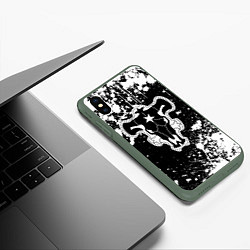 Чехол iPhone XS Max матовый Черный клевер - брызги и бык, цвет: 3D-темно-зеленый — фото 2