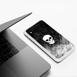 Чехол iPhone XS Max матовый Черно-белый череп в огне, цвет: 3D-белый — фото 2