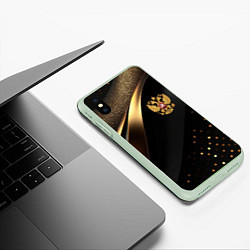 Чехол iPhone XS Max матовый Золотой герб России на черно-золотой текстуре, цвет: 3D-салатовый — фото 2