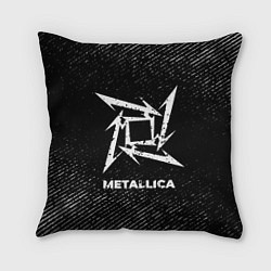 Подушка квадратная Metallica с потертостями на темном фоне, цвет: 3D-принт