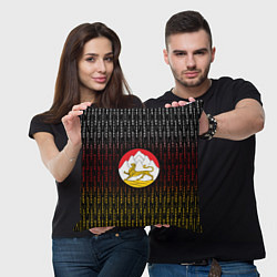 Подушка квадратная Герб Осетии на фоне надписей, цвет: 3D-принт — фото 2