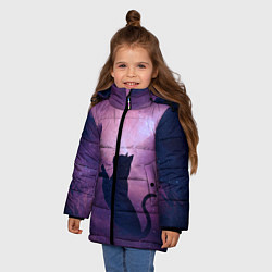 Куртка зимняя для девочки Кошка играет с бабочкой, цвет: 3D-черный — фото 2