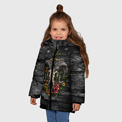 Куртка зимняя для девочки Череп барана в цветах, цвет: 3D-черный — фото 2