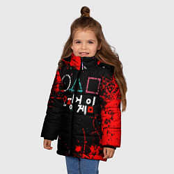 Куртка зимняя для девочки Игра в кальмара брызги крови, цвет: 3D-черный — фото 2