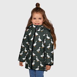 Куртка зимняя для девочки Гуси паттерн, цвет: 3D-черный — фото 2