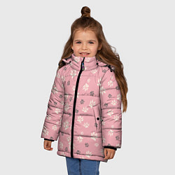 Куртка зимняя для девочки Розовый принт лапки, цвет: 3D-светло-серый — фото 2