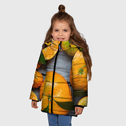 Куртка зимняя для девочки Мандаринки на деревянном столе, цвет: 3D-черный — фото 2