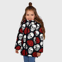 Куртка зимняя для девочки Весёлые черепки и розы, цвет: 3D-черный — фото 2