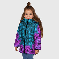 Куртка зимняя для девочки Малиново-синий орнамент калейдоскоп, цвет: 3D-светло-серый — фото 2