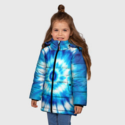 Куртка зимняя для девочки Тай-дай бело-синий круг, цвет: 3D-черный — фото 2