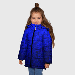 Куртка зимняя для девочки Абстракция ультрамарин, цвет: 3D-светло-серый — фото 2