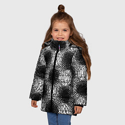 Куртка зимняя для девочки Симметричная черно-белая паутина, цвет: 3D-черный — фото 2