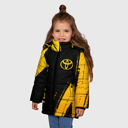 Куртка зимняя для девочки Toyota - gold gradient вертикально, цвет: 3D-черный — фото 2