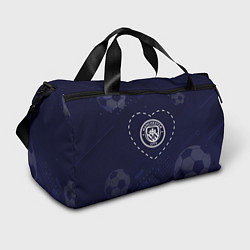 Спортивная сумка Лого Manchester City в сердечке на фоне мячей