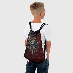 Рюкзак-мешок Baldurs Gate 3 logo dark red black, цвет: 3D-принт — фото 2