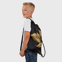 Рюкзак-мешок Золотые объемные листья на черном фоне, цвет: 3D-принт — фото 2