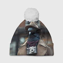 Шапка c помпоном Голубь шпион с ретро фотокамерой