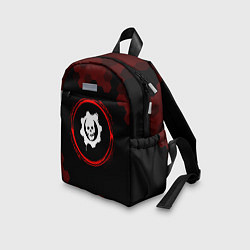 Детский рюкзак Символ Gears of War и краска вокруг на темном фоне, цвет: 3D-принт — фото 2
