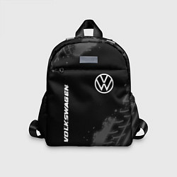 Детский рюкзак Volkswagen speed на темном фоне со следами шин: на