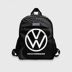 Детский рюкзак Volkswagen speed на темном фоне со следами шин, цвет: 3D-принт