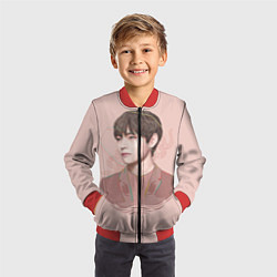 Бомбер детский Kim Taehyung, цвет: 3D-красный — фото 2