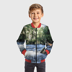 Бомбер детский Течёт река в лесу, цвет: 3D-красный — фото 2
