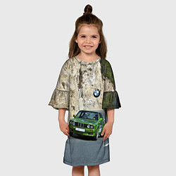 Платье клеш для девочки Зелёная бэха на горной дороге, цвет: 3D-принт — фото 2