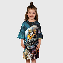 Платье клеш для девочки Тигр космонавт на далекой планете, цвет: 3D-принт — фото 2