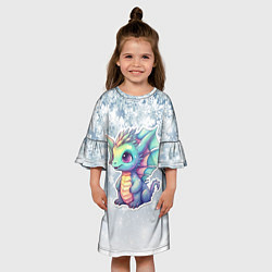 Платье клеш для девочки Маленький дракон новогодний, цвет: 3D-принт — фото 2