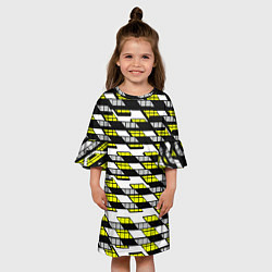 Платье клеш для девочки Жёлтые треугольники и квадраты на белом фоне, цвет: 3D-принт — фото 2