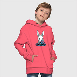 Толстовка оверсайз детская Зайчонок обнял клубки The bunny hugged the balls, цвет: коралловый — фото 2