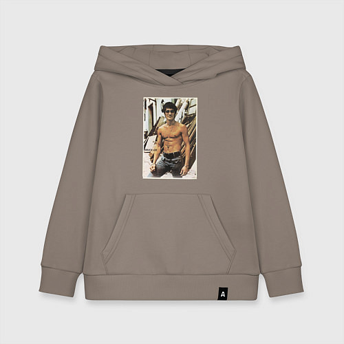 Детская толстовка-худи Брюс Ли - ретро постер / Утренний латте – фото 1