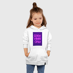 Толстовка детская хлопковая Неоновая надпись good vibes only и кирпичная стена, цвет: белый — фото 2
