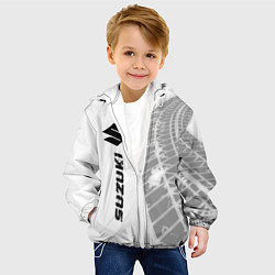 Куртка с капюшоном детская Suzuki speed на светлом фоне со следами шин: по-ве, цвет: 3D-белый — фото 2