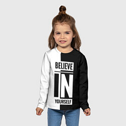 Лонгслив детский Верь в себя надпись черно белая, цвет: 3D-принт — фото 2