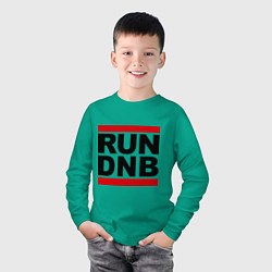 Лонгслив хлопковый детский RUN DNB, цвет: зеленый — фото 2